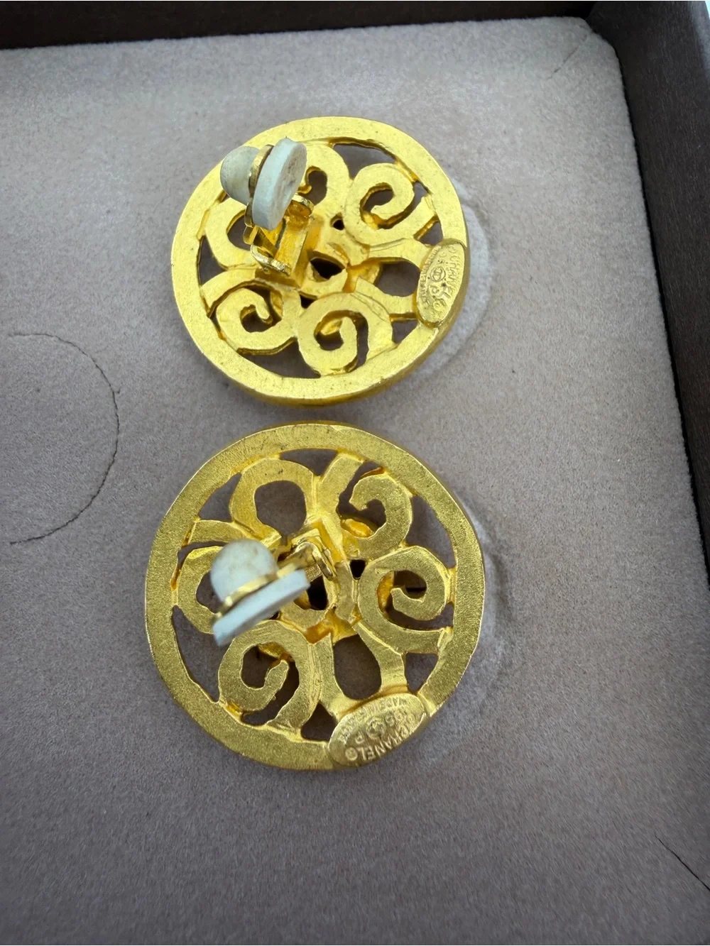 CHANEL Gold Plated CC Logos Vintage Round Clip Earrings